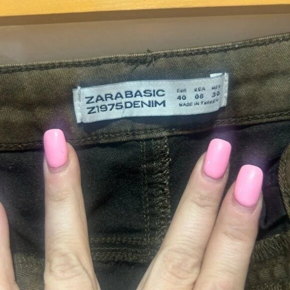 ZARA BASIC Z1975 denim size 8, army green, frayed hem, zipper and button front - Picture 6 of 9